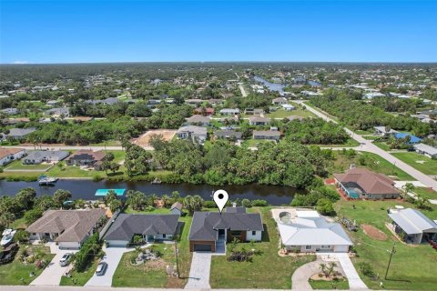 Casa en venta en Port Charlotte, Florida, 3 dormitorios, 156.26 m2 № 1790109 - foto 2