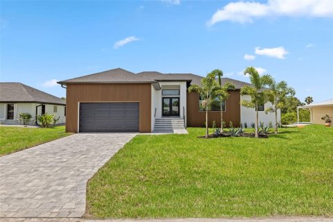 Casa en venta en Port Charlotte, Florida, 3 dormitorios, 156.26 m2 № 1790109 - foto 1