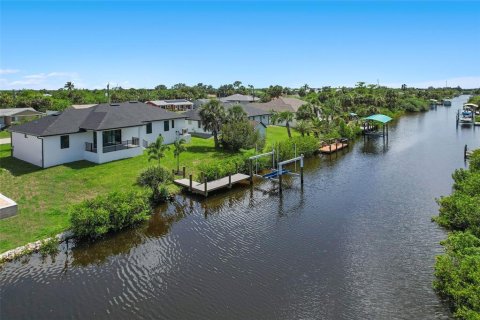 Casa en venta en Port Charlotte, Florida, 3 dormitorios, 156.26 m2 № 1790109 - foto 4