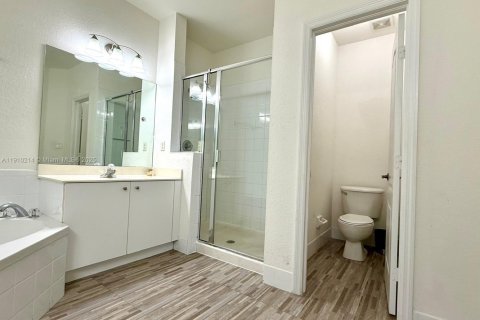 Touwnhouse à louer à Doral, Floride: 4 chambres, 211.54 m2 № 1966430 - photo 14