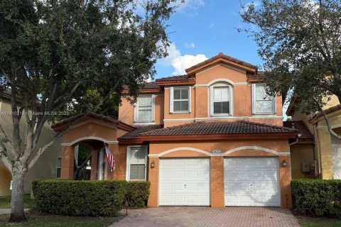 Touwnhouse à louer à Doral, Floride: 4 chambres, 211.54 m2 № 1966430 - photo 1