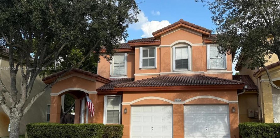 Touwnhouse à Doral, Floride 4 chambres, 211.54 m2 № 1966430