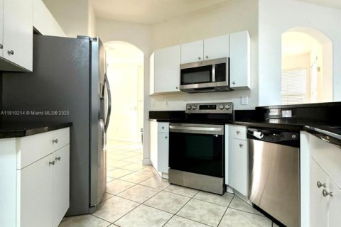 Touwnhouse à louer à Doral, Floride: 4 chambres, 211.54 m2 № 1966430 - photo 8