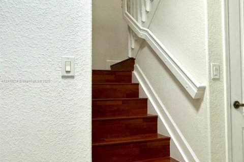 Touwnhouse à louer à Doral, Floride: 4 chambres, 211.54 m2 № 1966430 - photo 11