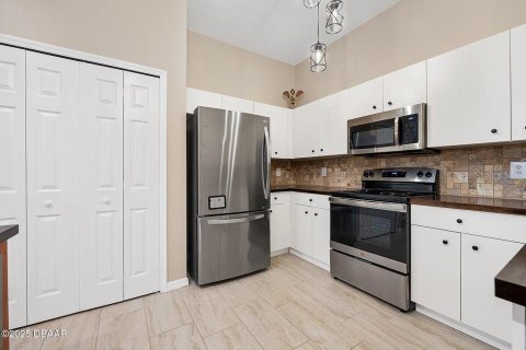 Townhouse in Ormond Beach, Florida 3 bedrooms, 155.52 sq.m. № 1628376 - photo 16