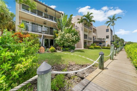Townhouse in Palmetto Bay, Florida 4 bedrooms, 453.36 sq.m. № 1315536 - photo 18