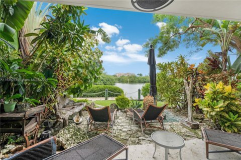 Townhouse in Palmetto Bay, Florida 4 bedrooms, 453.36 sq.m. № 1315536 - photo 19