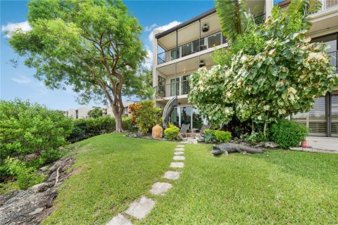 Townhouse in Palmetto Bay, Florida 4 bedrooms, 453.36 sq.m. № 1315536 - photo 21