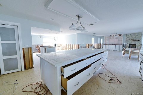 House in Crystal River, Florida 4 bedrooms, 284.28 sq.m. № 1433757 - photo 16