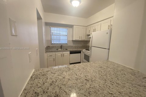 Condo in Margate, Florida, 1 bedroom  № 2069158 - photo 2