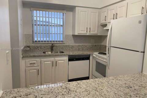 Condo in Margate, Florida, 1 bedroom  № 2069158