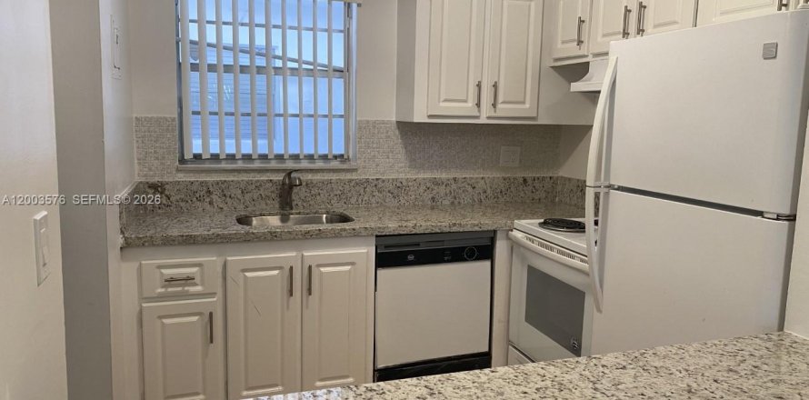 Condo in Margate, Florida, 1 bedroom  № 2069158