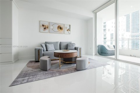 Снять в аренду кондоминиум в Майами, Флорида 1 спальня, 77.11м2, № 2020112 - фото 3