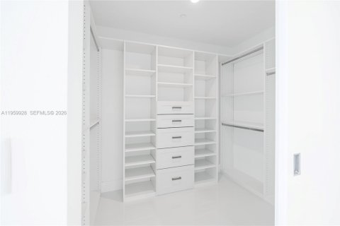 Снять в аренду кондоминиум в Майами, Флорида 1 спальня, 77.11м2, № 2020112 - фото 6