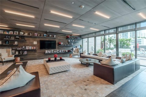 Снять в аренду кондоминиум в Майами, Флорида 1 спальня, 77.11м2, № 2020112 - фото 25