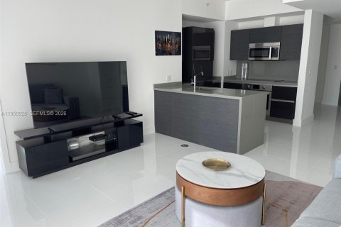 Снять в аренду кондоминиум в Майами, Флорида 1 спальня, 77.11м2, № 2020112 - фото 2