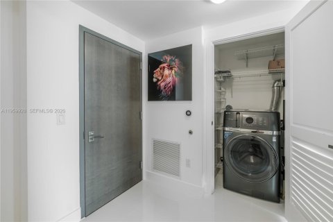 Снять в аренду кондоминиум в Майами, Флорида 1 спальня, 77.11м2, № 2020112 - фото 18