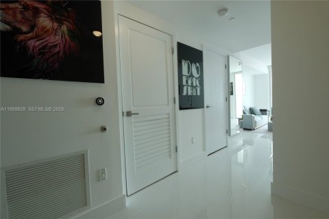 Снять в аренду кондоминиум в Майами, Флорида 1 спальня, 77.11м2, № 2020112 - фото 17