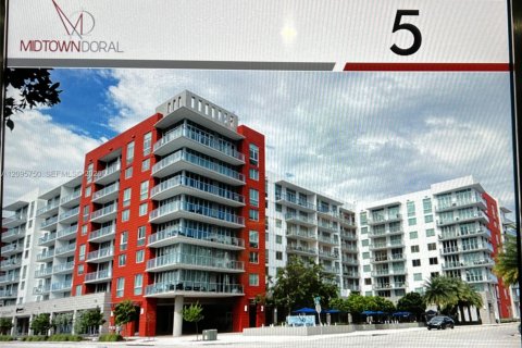 Appartement à louer à Doral, Floride: 2 chambres, 104.98 m2 № 2387044 - photo 12