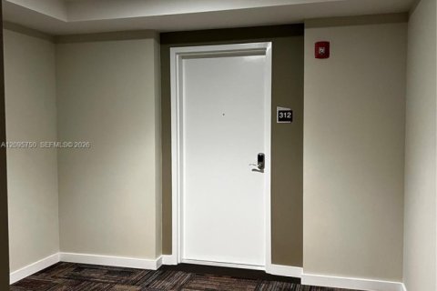 Appartement à louer à Doral, Floride: 2 chambres, 104.98 m2 № 2387044 - photo 11