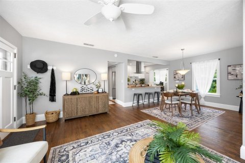 House in Sanford, Florida 3 bedrooms, 113.53 sq.m. № 2395667 - photo 10