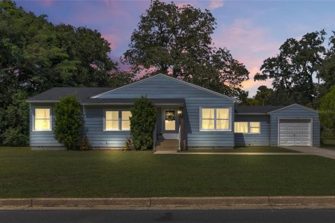 House in Sanford, Florida 3 bedrooms, 113.53 sq.m. № 2395667 - photo 3