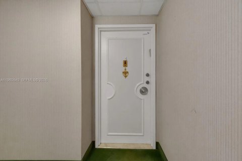 Copropriété à vendre à Hallandale Beach, Floride: 3 chambres, 165.37 m2 № 2023627 - photo 23