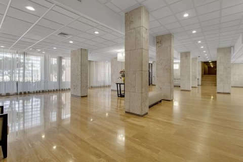 Copropriété à vendre à Hallandale Beach, Floride: 3 chambres, 165.37 m2 № 2023627 - photo 22