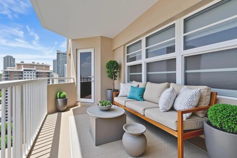 Copropriété à vendre à Hallandale Beach, Floride: 3 chambres, 165.37 m2 № 2023627 - photo 4