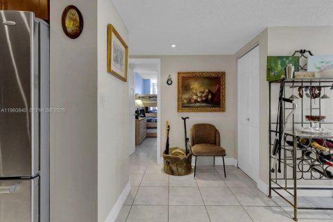 Copropriété à vendre à Hallandale Beach, Floride: 3 chambres, 165.37 m2 № 2023627 - photo 10