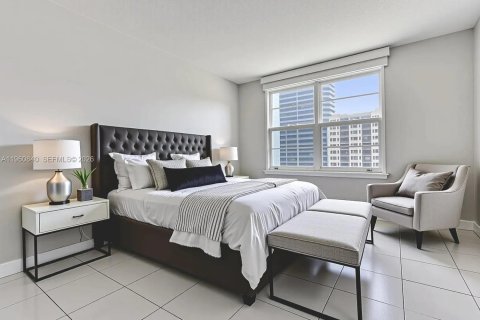 Copropriété à vendre à Hallandale Beach, Floride: 3 chambres, 165.37 m2 № 2023627 - photo 16