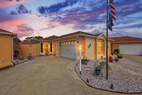 House in The Villages, Florida 3 bedrooms, 123.19 sq.m. № 2275610