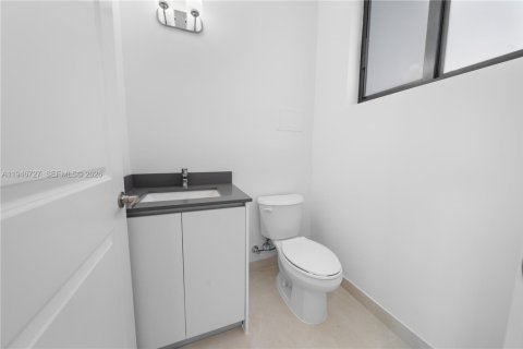 Townhouse in Florida City, Florida 3 bedrooms, 144.74 sq.m. № 2003741 - photo 12