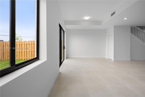 Townhouse in Florida City, Florida 3 bedrooms, 144.74 sq.m. № 2003741 - photo 7