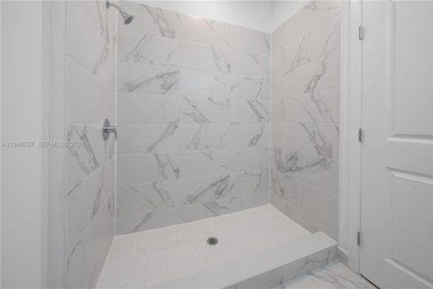 Townhouse in Florida City, Florida 3 bedrooms, 144.74 sq.m. № 2003741 - photo 29