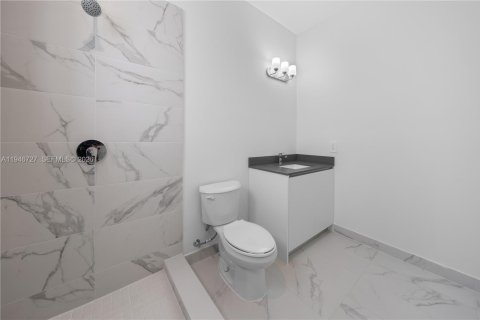 Townhouse in Florida City, Florida 3 bedrooms, 144.74 sq.m. № 2003741 - photo 20