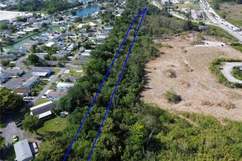 Commercial property in Florida City, Florida № 1862204 - photo 2