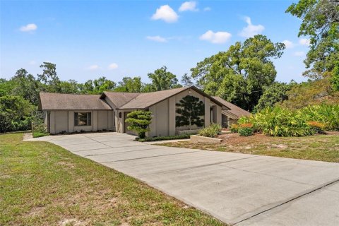 House in Spring Hill, Florida 3 bedrooms, 223.89 sq.m. № 1853876 - photo 1