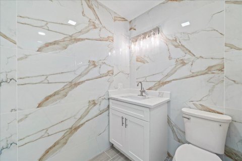 Villa ou maison à vendre à Sebastian, Floride: 3 chambres, 173.82 m2 № 2254709 - photo 15