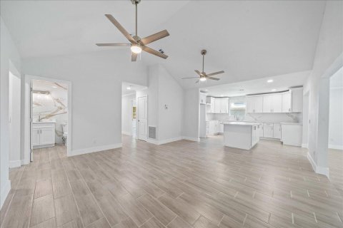 Villa ou maison à vendre à Sebastian, Floride: 3 chambres, 173.82 m2 № 2254709 - photo 3