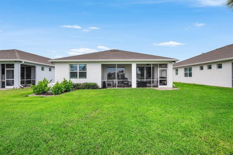 House in Port St. Lucie, Florida 3 bedrooms, 211.45 sq.m. № 2392388 - photo 25
