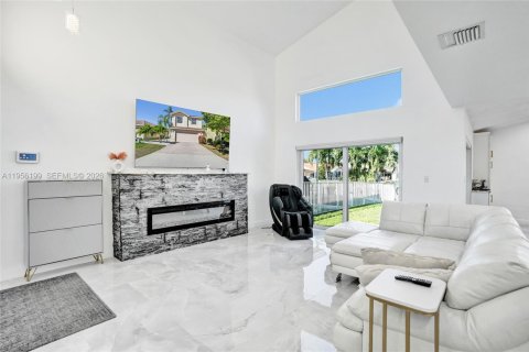 Villa ou maison à vendre à Coral Springs, Floride: 3 chambres, 178 m2 № 2012082 - photo 3