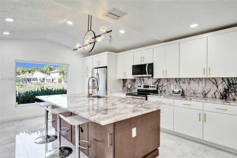 Villa ou maison à vendre à Coral Springs, Floride: 3 chambres, 178 m2 № 2012082 - photo 12