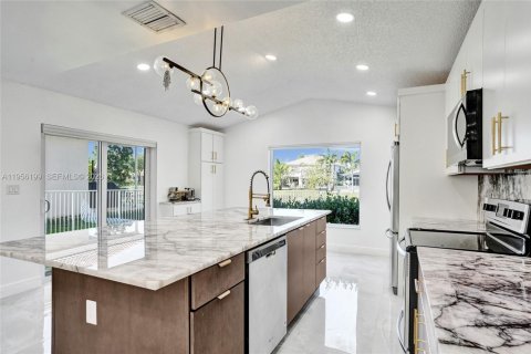 Villa ou maison à vendre à Coral Springs, Floride: 3 chambres, 178 m2 № 2012082 - photo 17