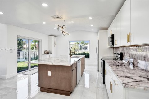 Villa ou maison à vendre à Coral Springs, Floride: 3 chambres, 178 m2 № 2012082 - photo 14