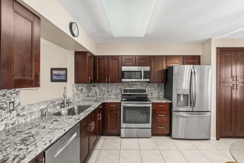 Condo in Boynton Beach, Florida, 3 bedrooms № 2187913 - photo 6