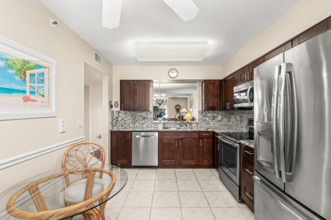 Condo in Boynton Beach, Florida, 3 bedrooms № 2187913 - photo 23
