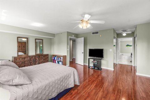 Condo in Boynton Beach, Florida, 3 bedrooms № 2187913 - photo 18