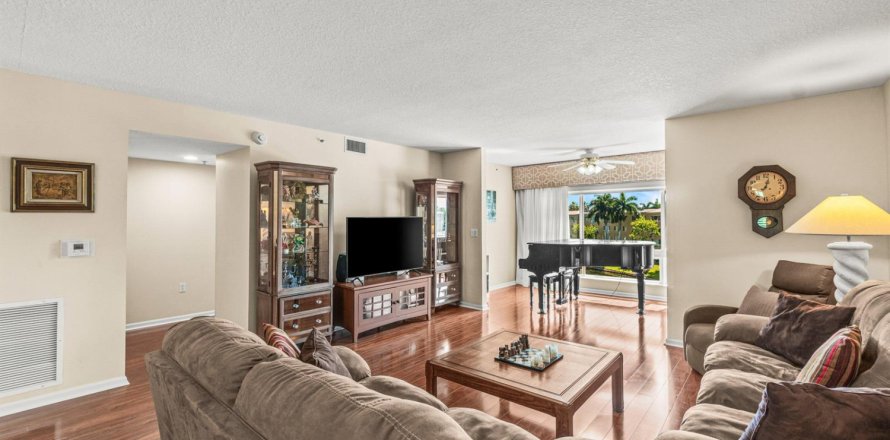Condo in Boynton Beach, Florida, 3 bedrooms № 2187913