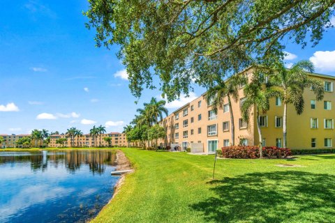 Condo in Boynton Beach, Florida, 3 bedrooms № 2187913 - photo 9